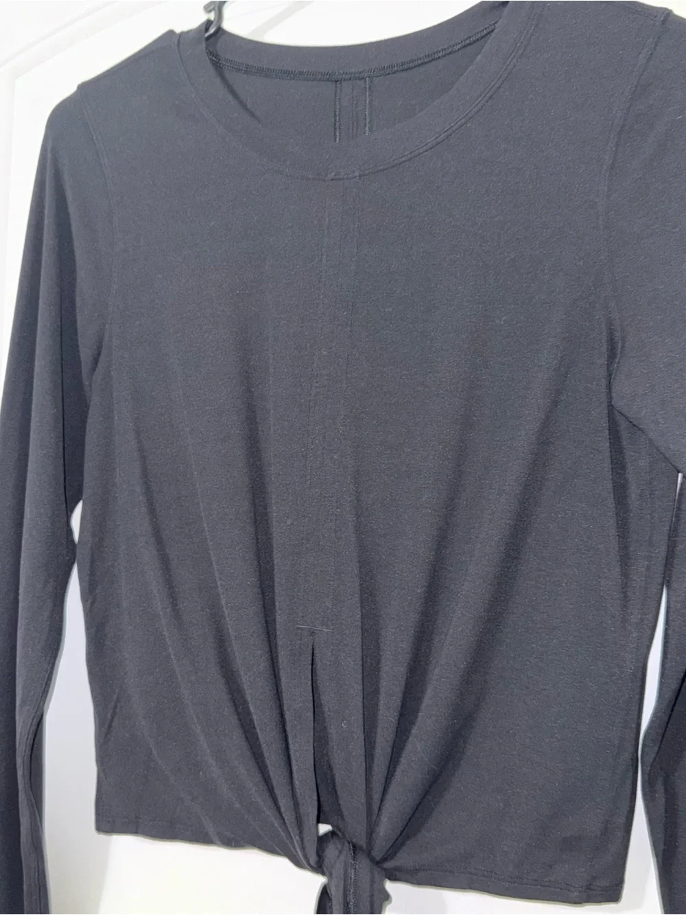 Lululemon Black Long Sleeve Tie Front Shirt Women’s Size 6 Athletic Activewear